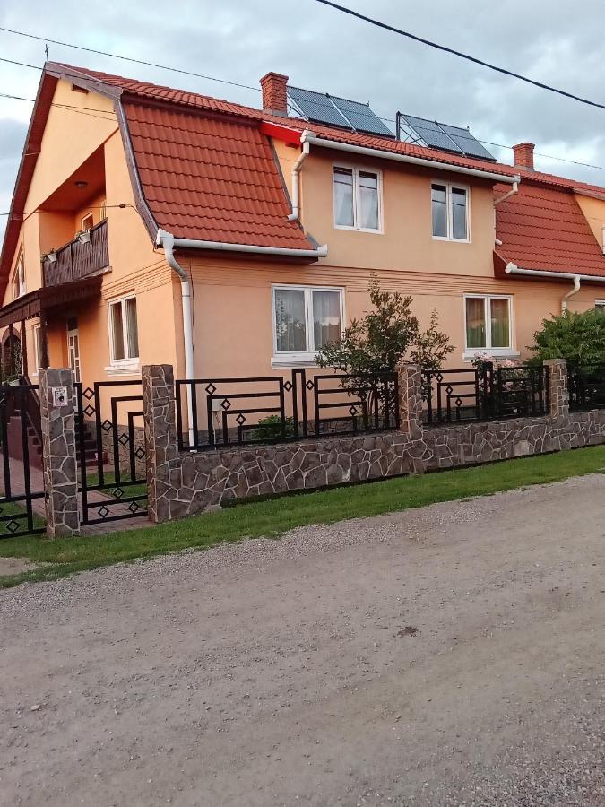 Timi Kulcsoshaz Hotel Lazarea Exterior photo