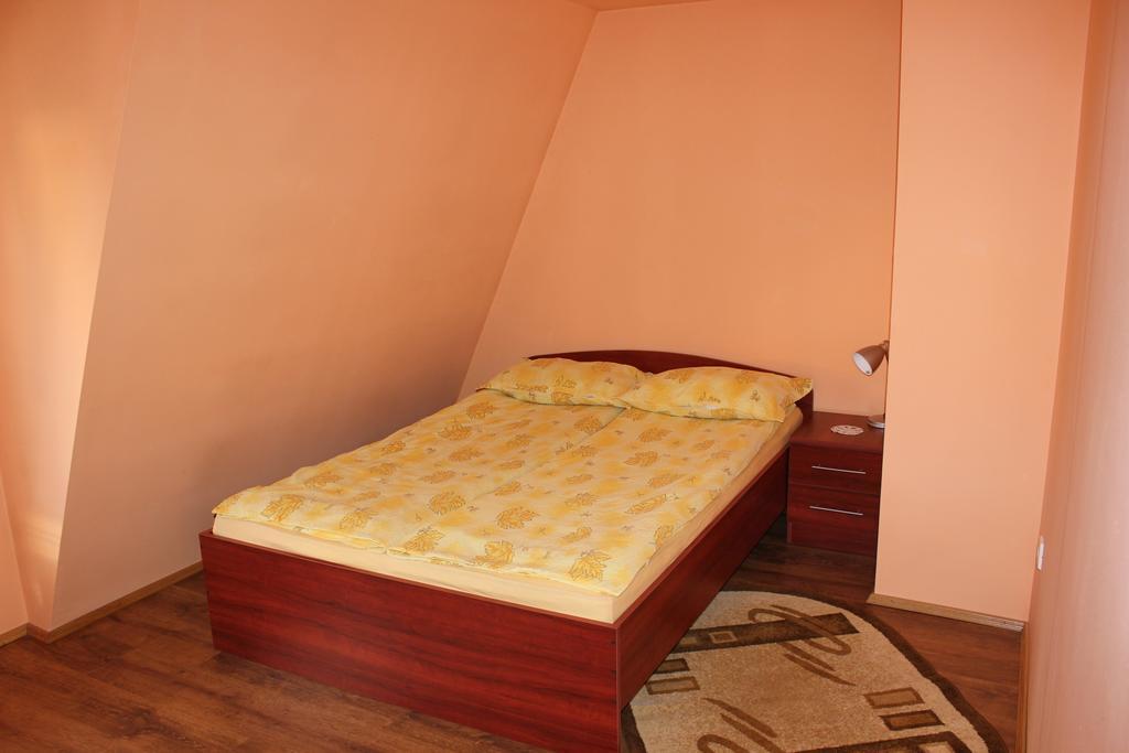 Timi Kulcsoshaz Hotel Lazarea Exterior photo